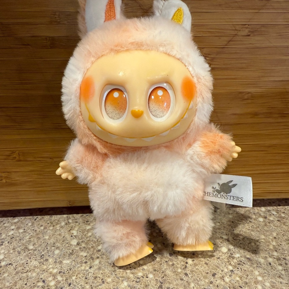 TheMonsters labubu big into energy - Peach & Cream